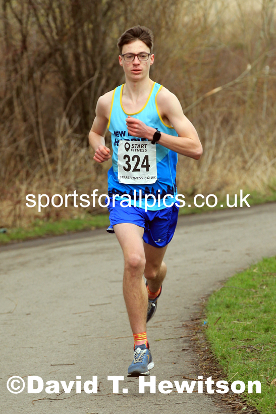 Senior men and veteran men over-40s NECAA Road Relay Champs., Hetton Lyons Park, Hetton le Hole, County Durham. Photo: David T. Hewitson/Sports for All Pics